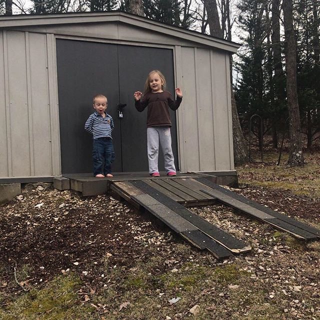 All the world’s a stage. 😆
.
#motherhoodmoments